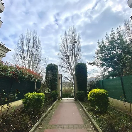 Cozy Riverfront Living, 5-min Walk To Riverside Train Apartamento Neuilly-Plaisance